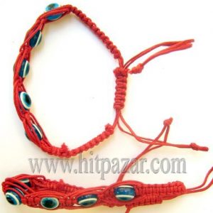 Мартеница гривна макраме червена с очи 1219