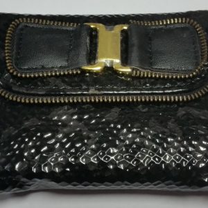 Лачено релефно портмоне декорирано с цип