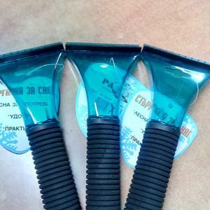 Стъргалка за лед и почистване на автостъкла и автомобили с дебела с дръжка