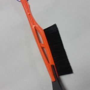 Стъргалка за лед и почистване на автостъкла и автомобили с дръжка и четка - голяма