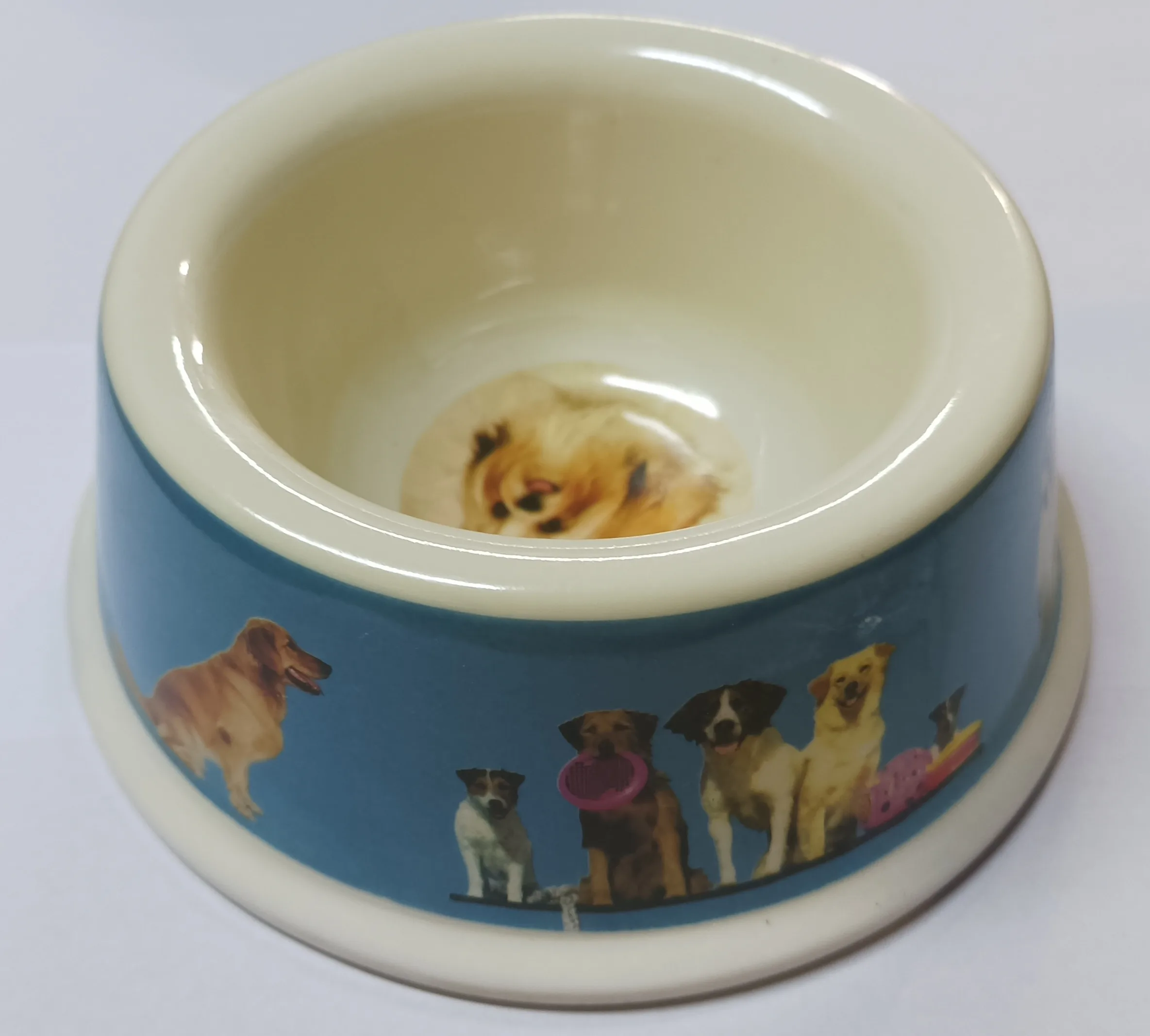 Купа за храна или вода за домашен любимец